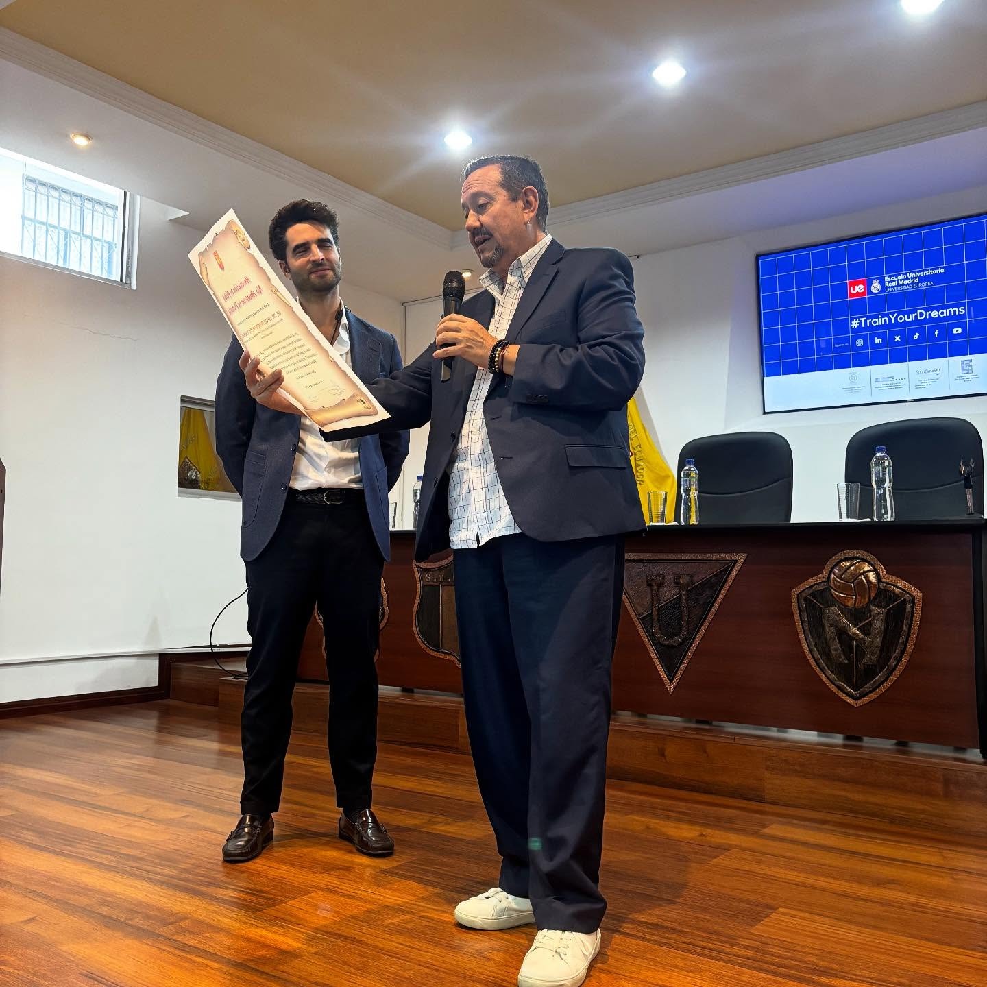 WhatsApp Image 2025-10-27 at 15.44.16